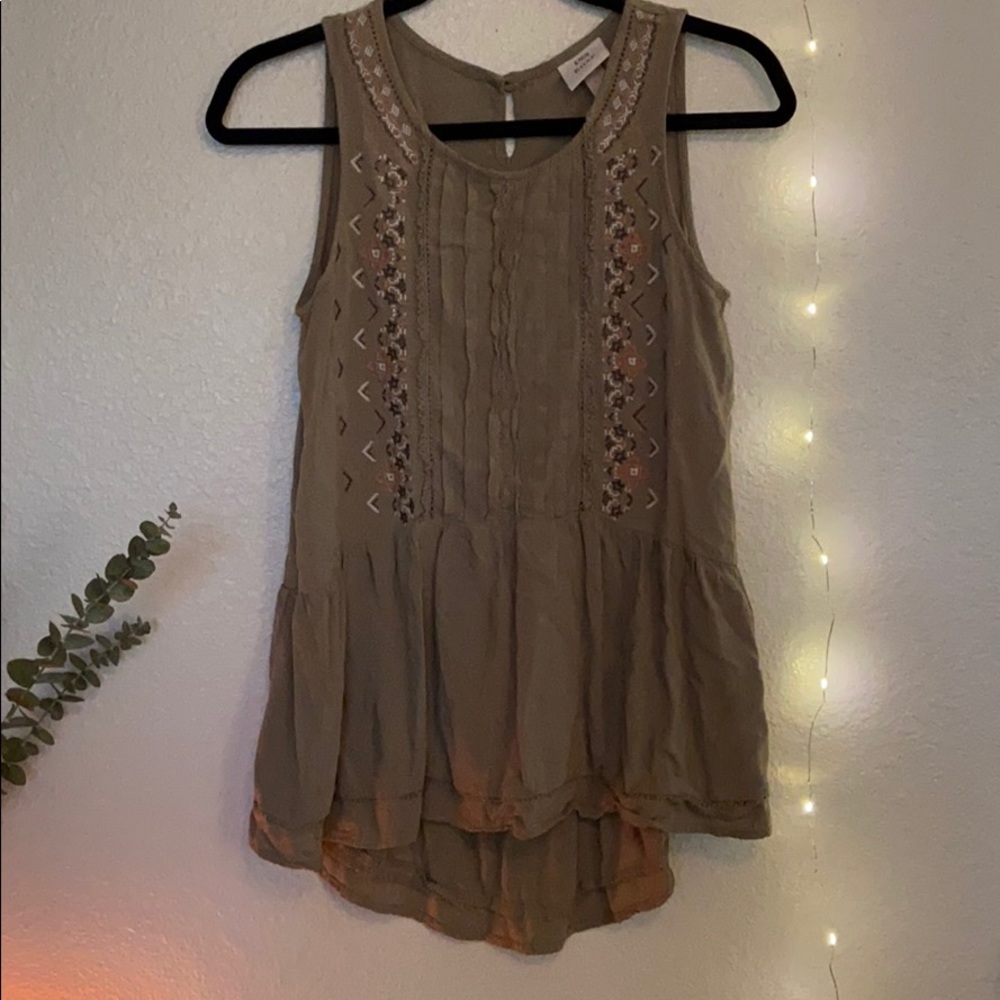 Knox Rose tank